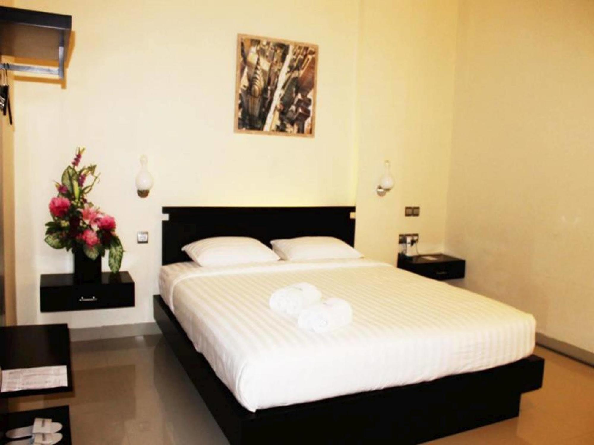 Guardian Family Hotel Sorong Exterior photo